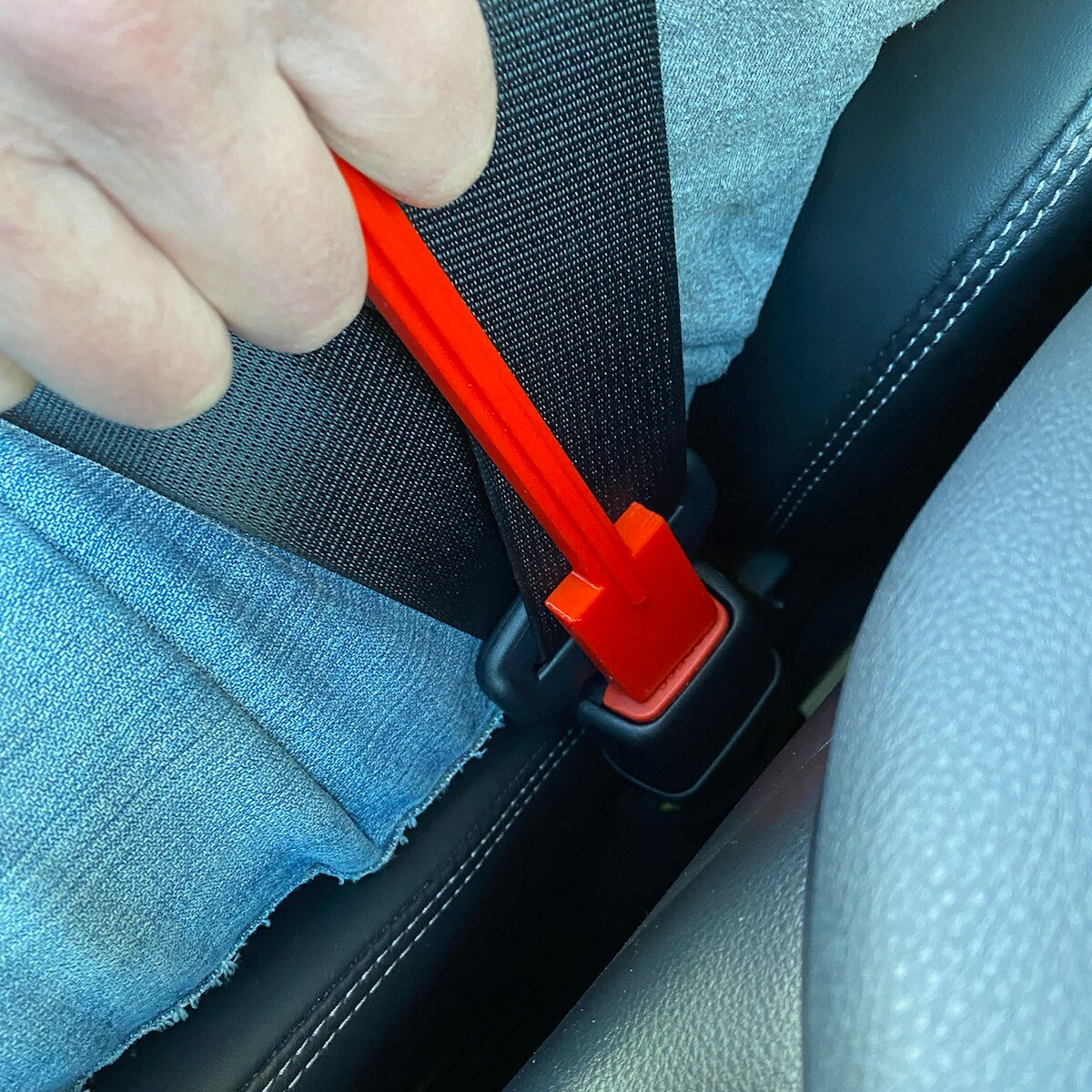 Seatbelt Release Aid 2